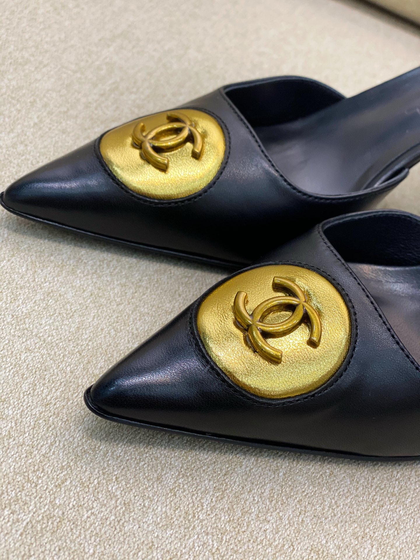 Ch**el Heels