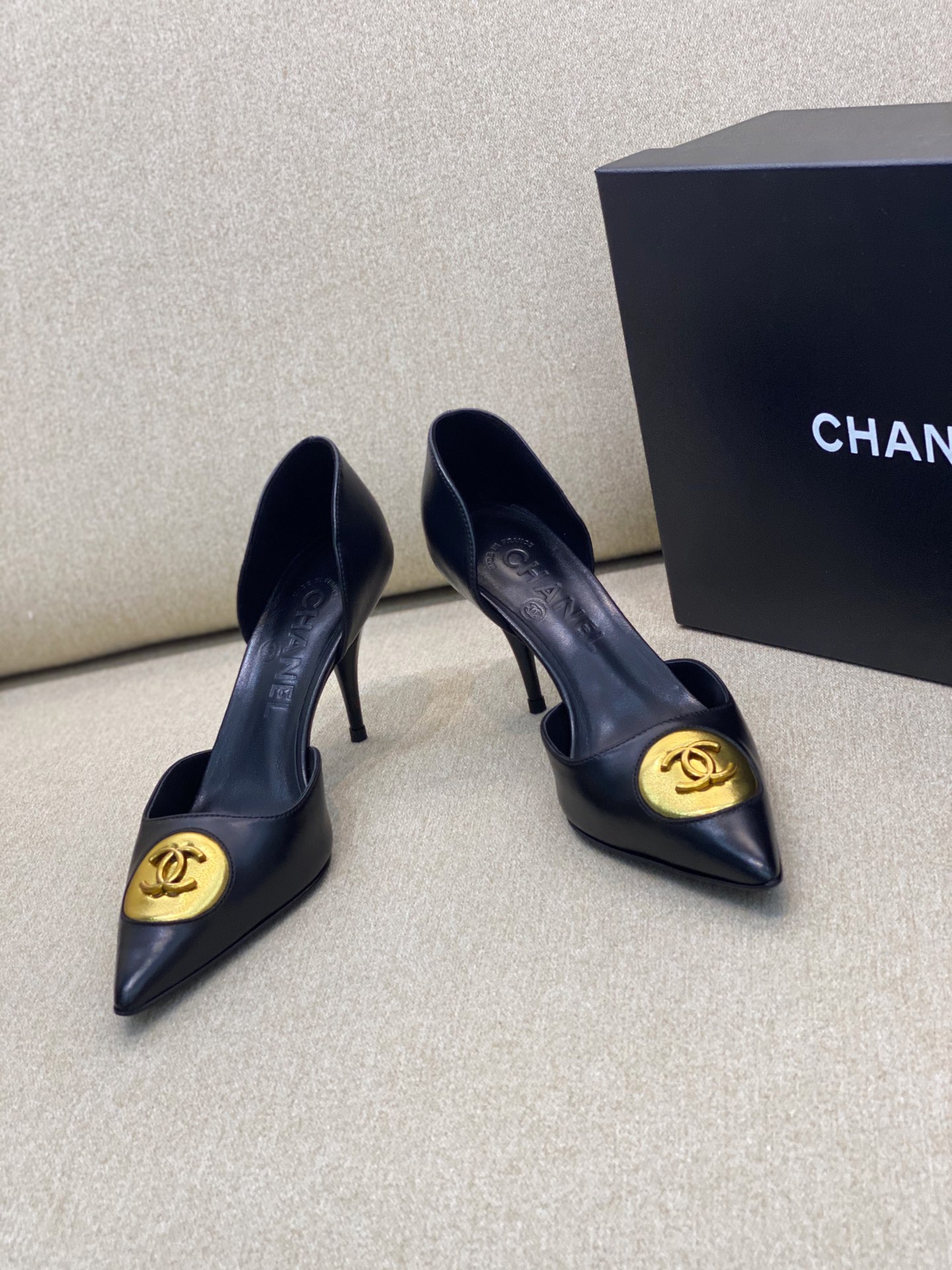Ch**el Heels