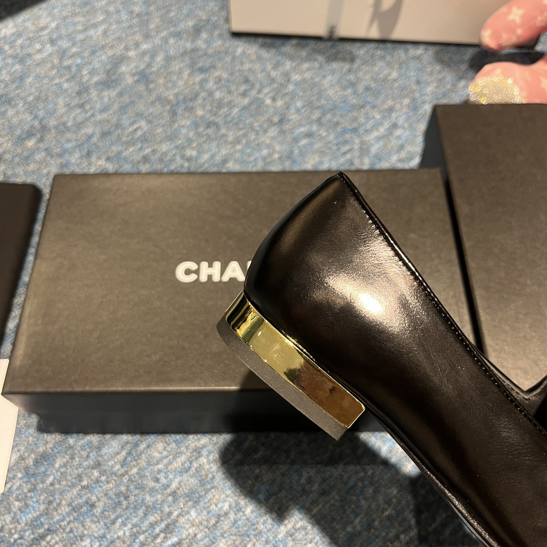 Ch**el Flat Black
