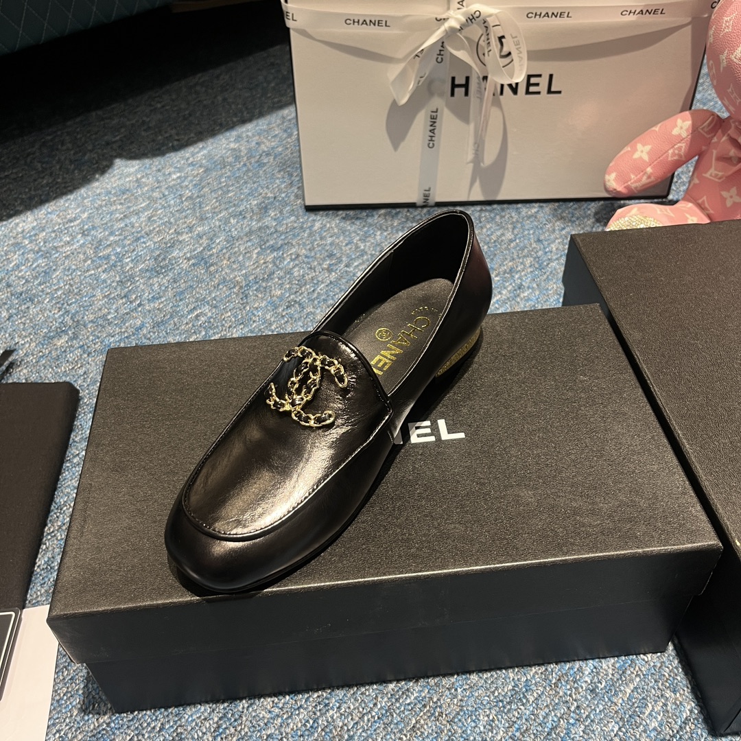 Ch**el Flat Black