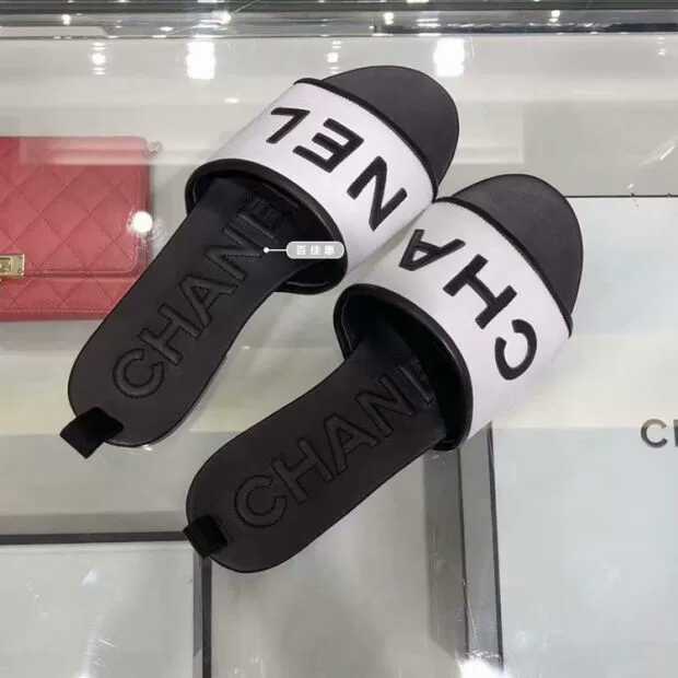 Ch**el Slippers 01