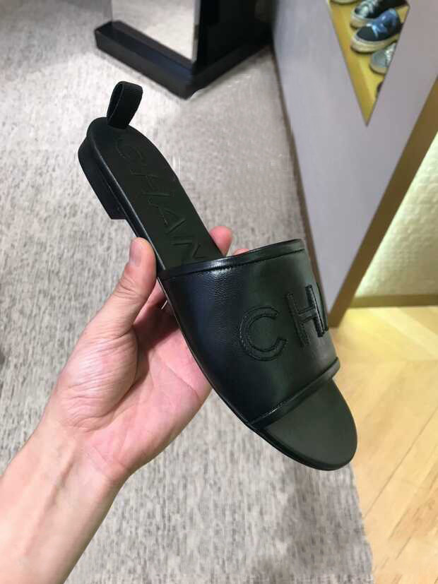 Ch**el Slippers Black