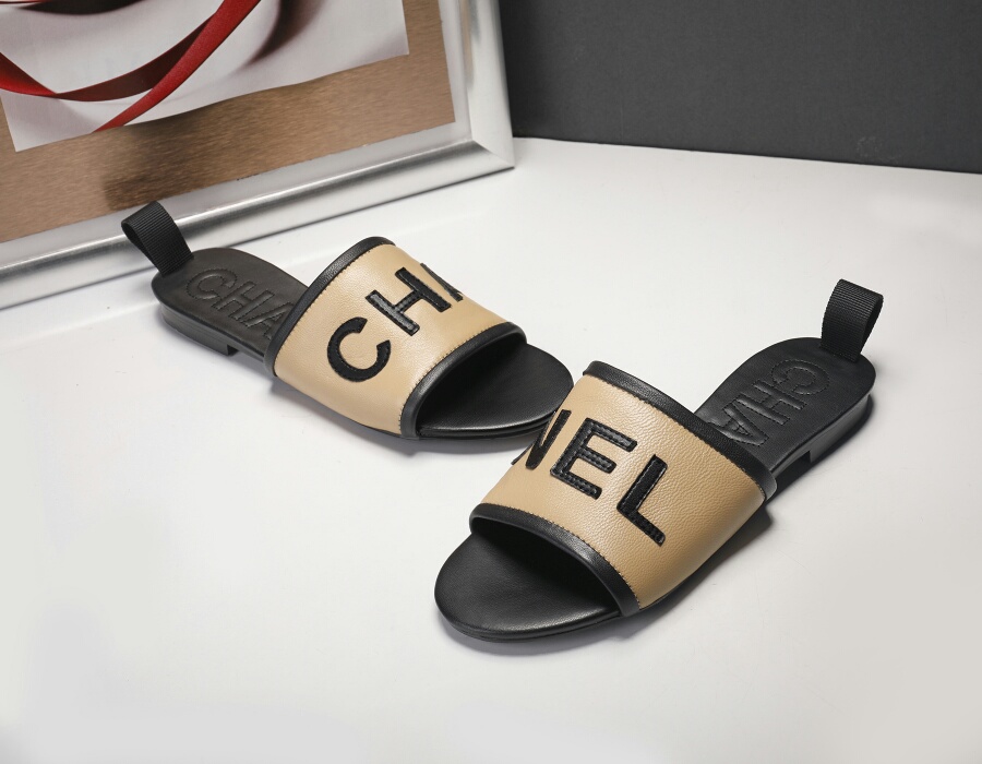 Ch**el Slippers 02
