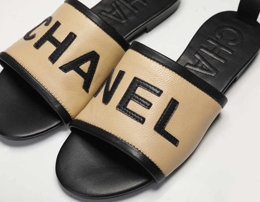 Ch**el Slippers 02