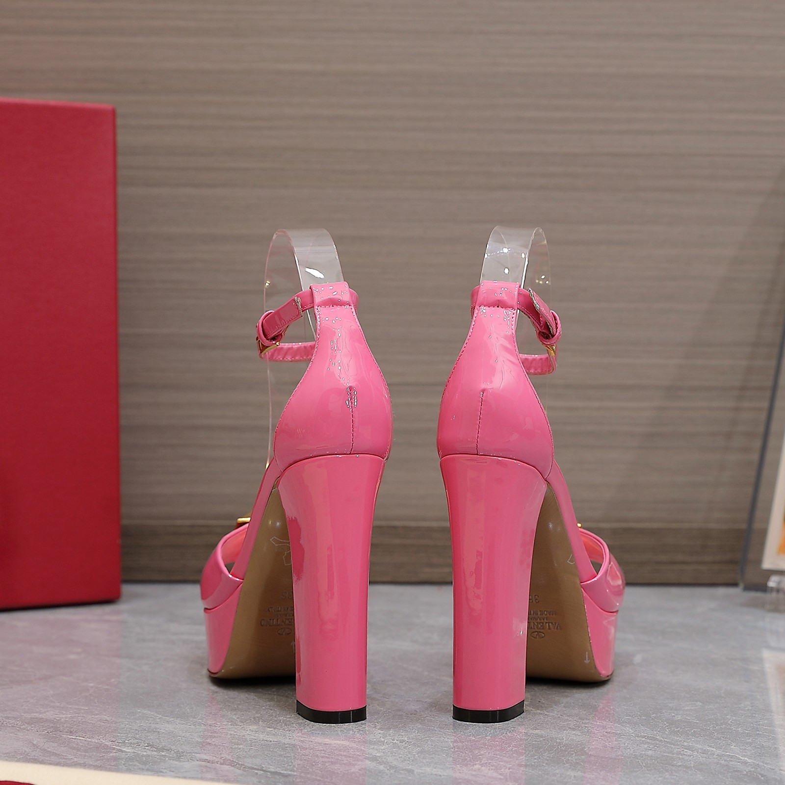Va1e*ntin0 Heels Baby Pink