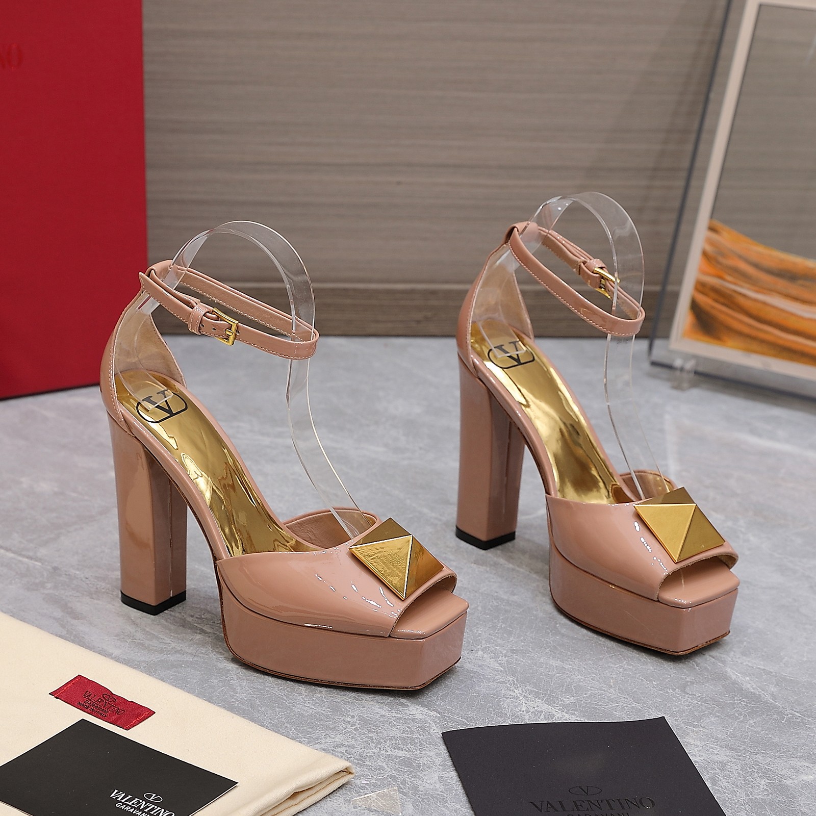 Va1e*ntin0 Heels Pink 