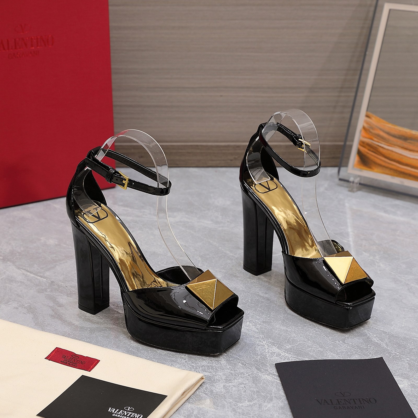 Va1e*ntin0 Heels Baby Black