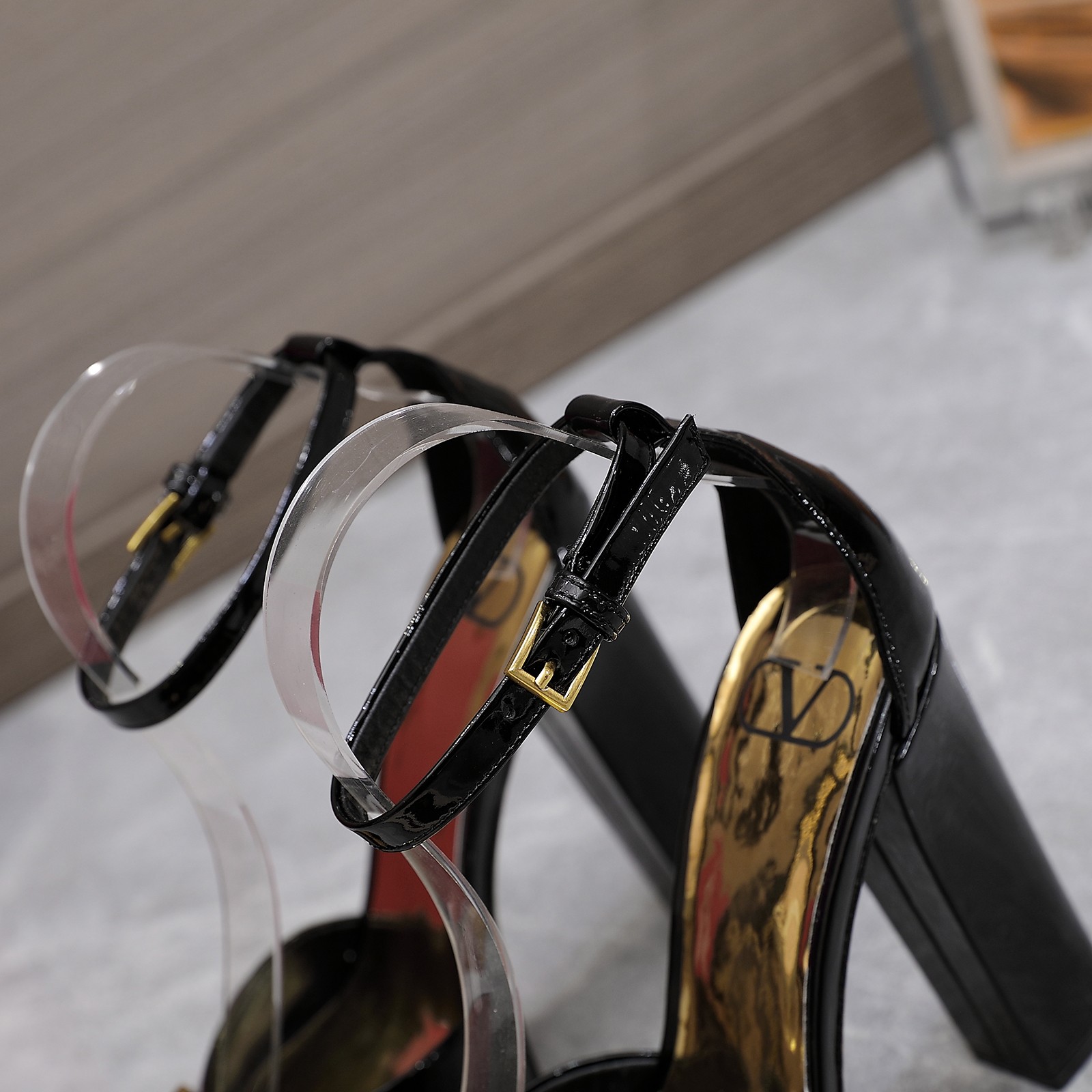 Va1e*ntin0 Heels Baby Black