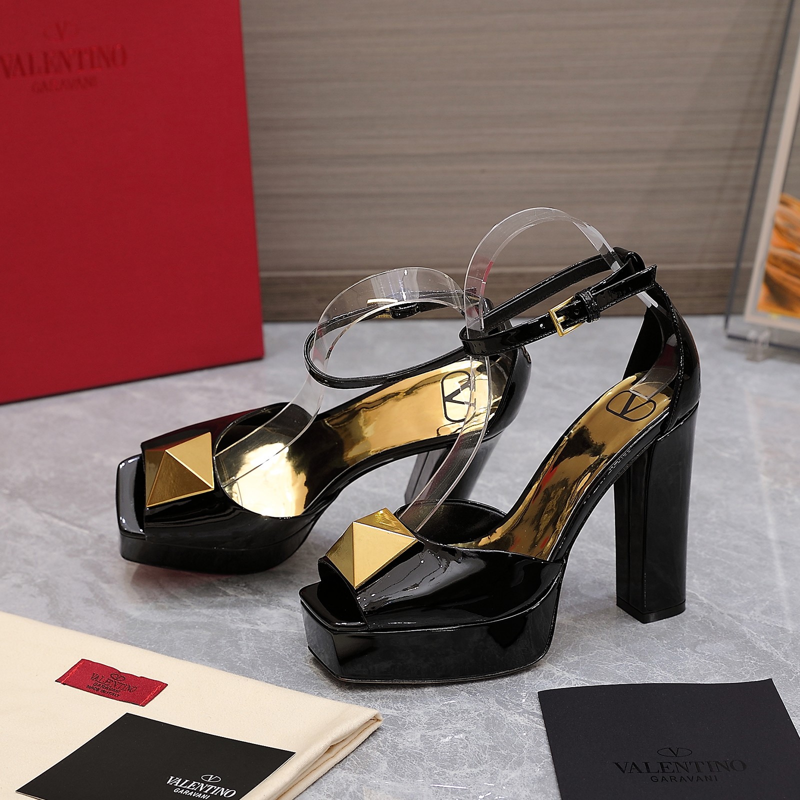 Va1e*ntin0 Heels Baby Black