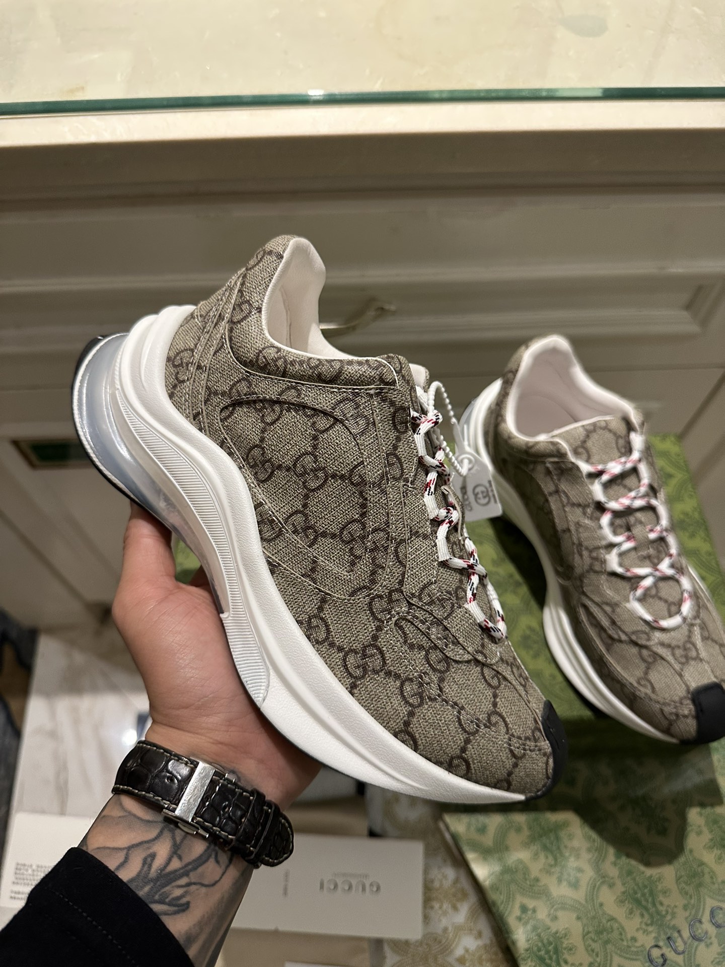 Gvc*1 Run Sneakers 02
