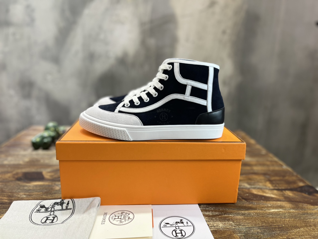 H**me5 HighTop Sneakers Black
