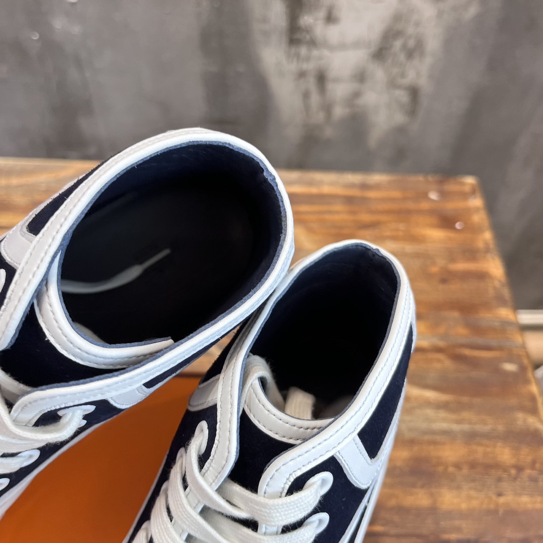 H**me5 HighTop Sneakers Black