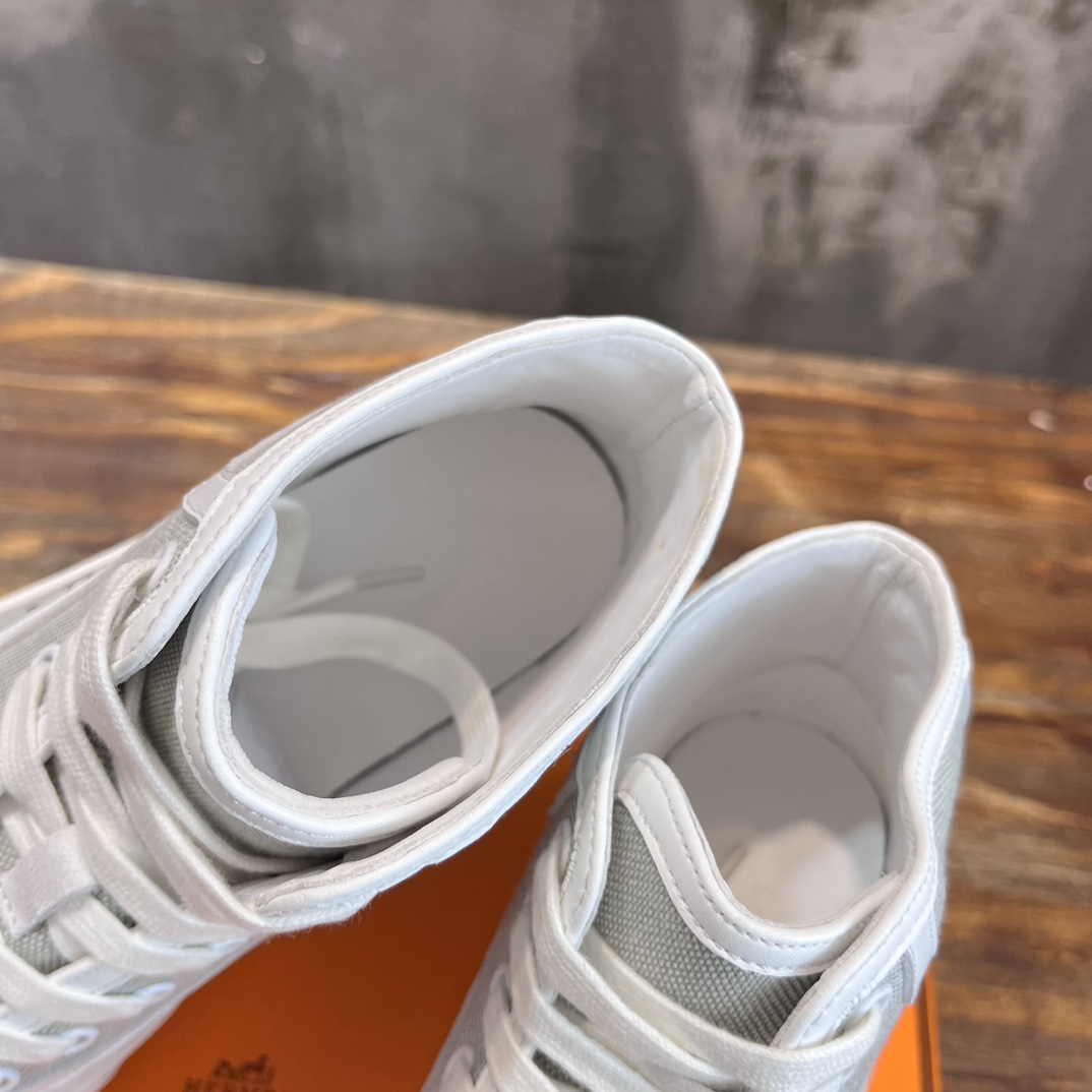 H**me5 High-Top Sneakers Grey