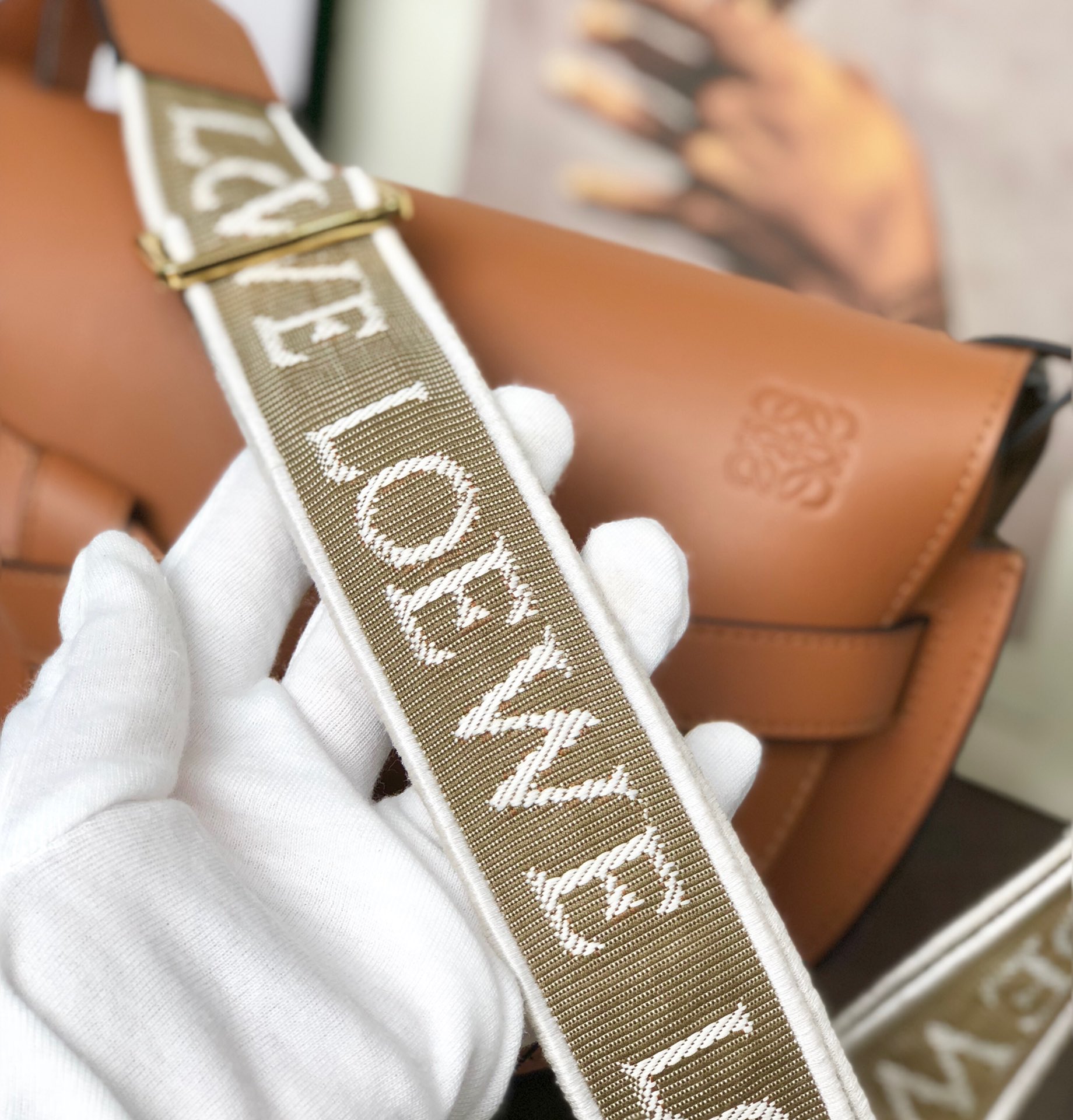 L0ew* Gate Shoulder Bag Brown