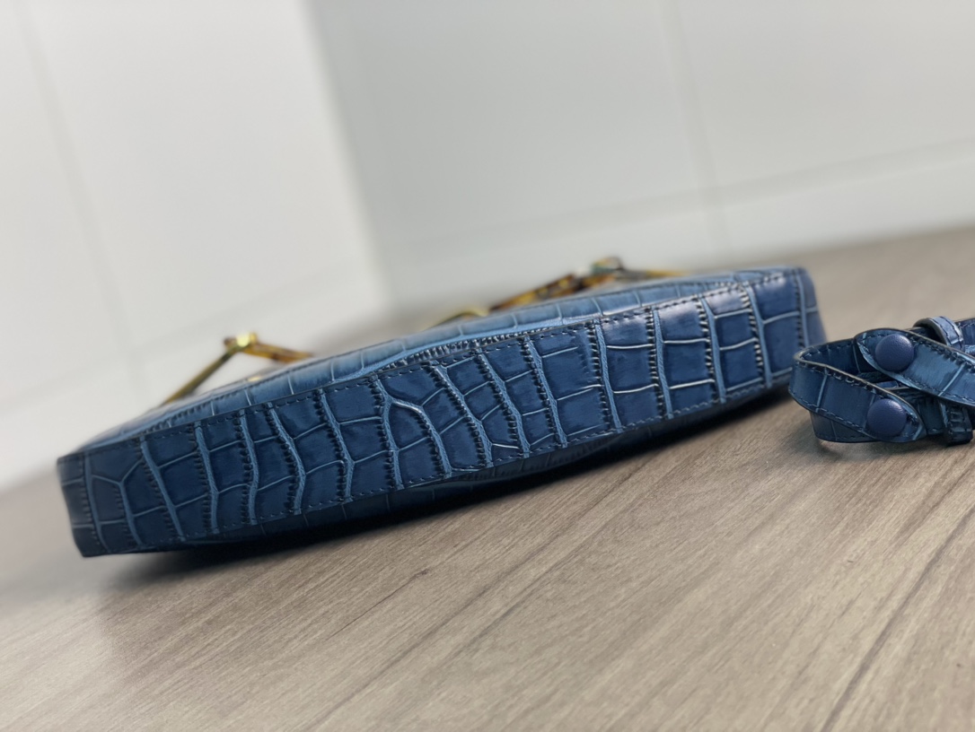 F**di O-Lock Swing Bags Blue