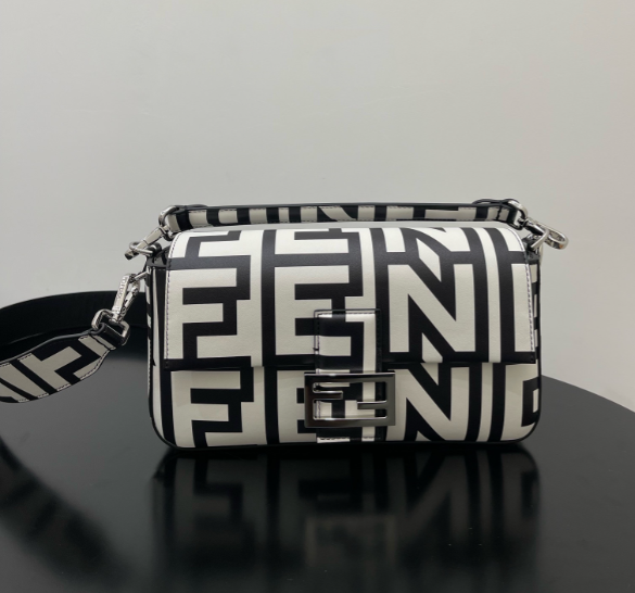 F**di Baguette Roma Bag