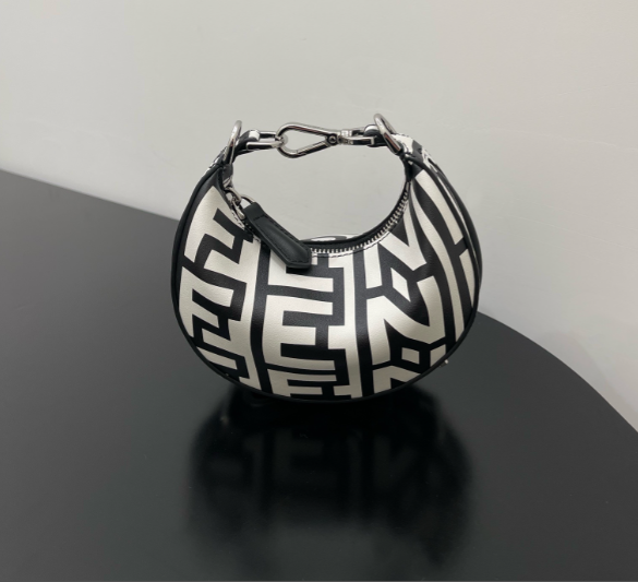 F**di Praphy Bag 