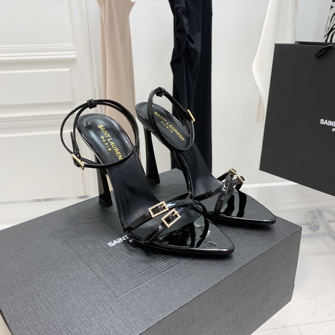 Y51 Claude Patent Leather Heels Black