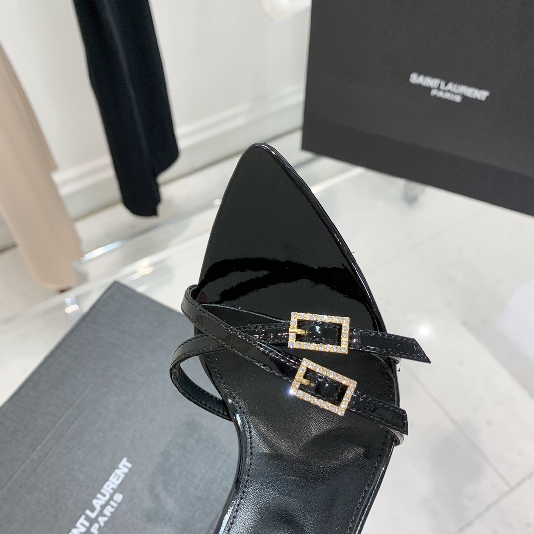 Y51 Claude Patent Leather Heels Black