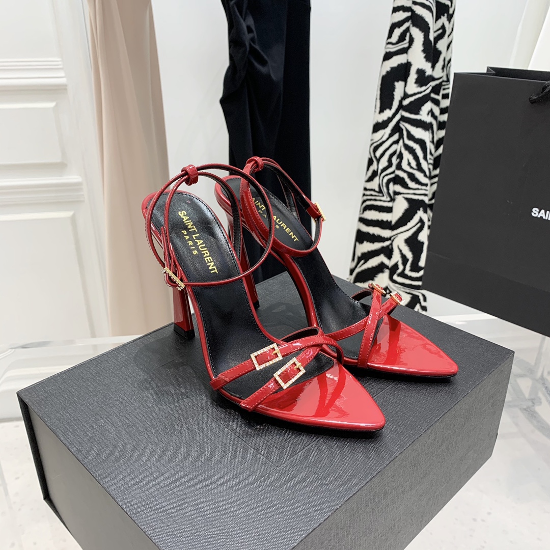 Y51 Claude Patent Leather Heels Red