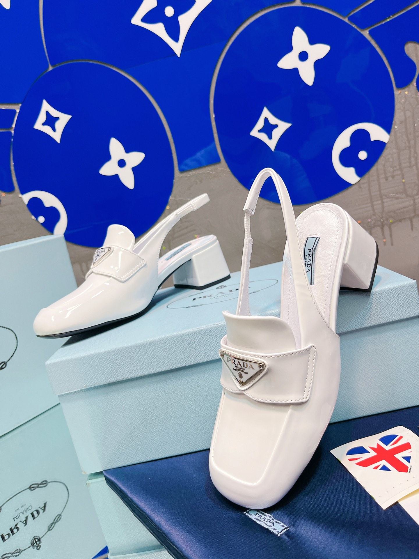 Pra*a Heels White