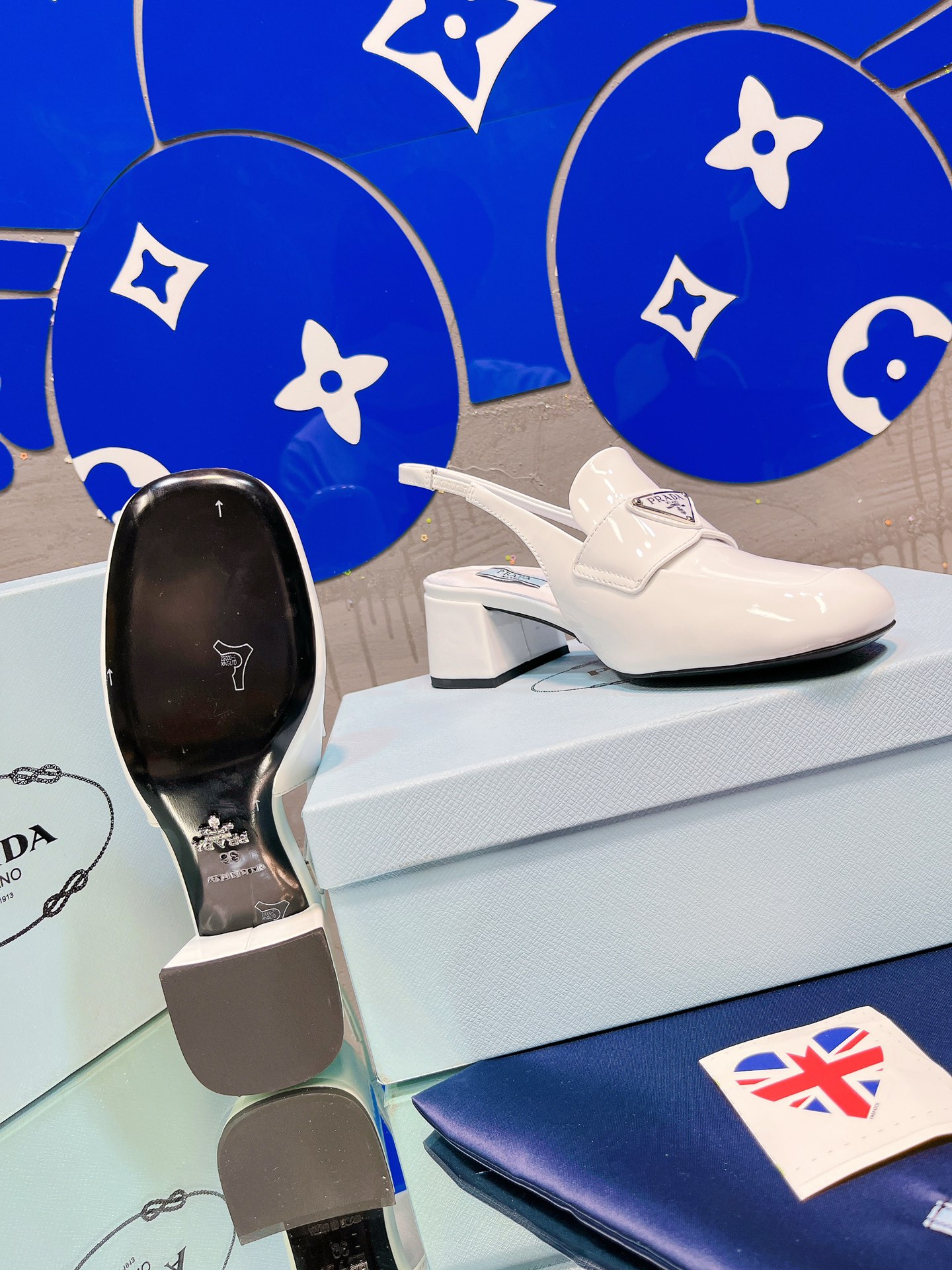 Pra*a Heels White