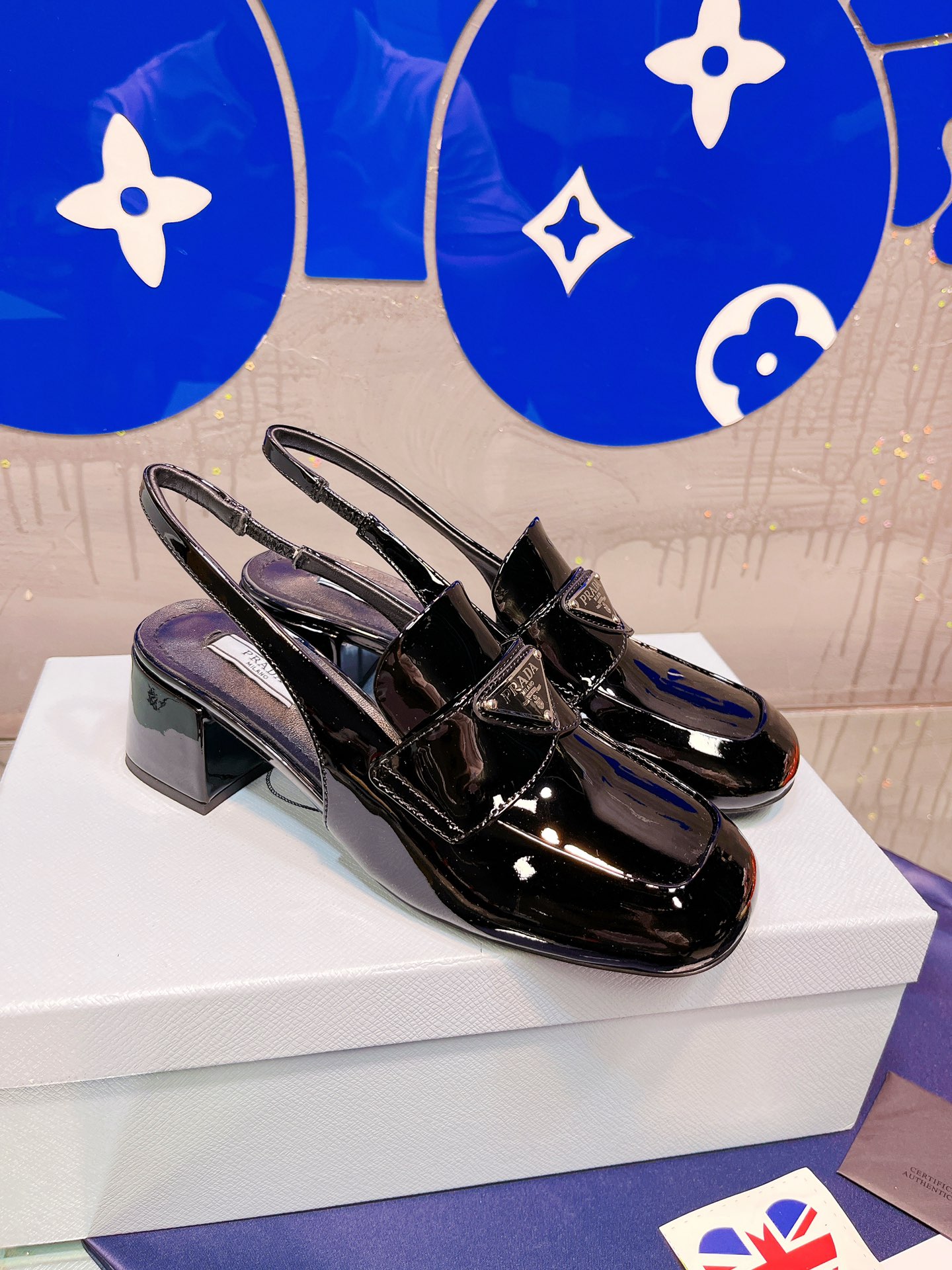 Pra*a Heels Black
