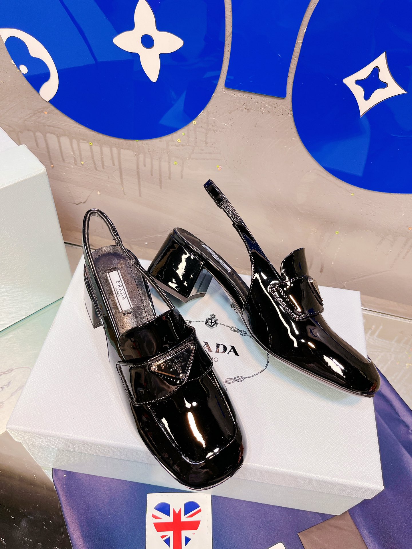 Pra*a Heels Black