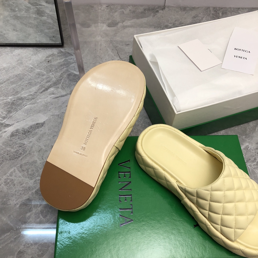 B0tt*ga Ven*ta Slippers Light Yellow