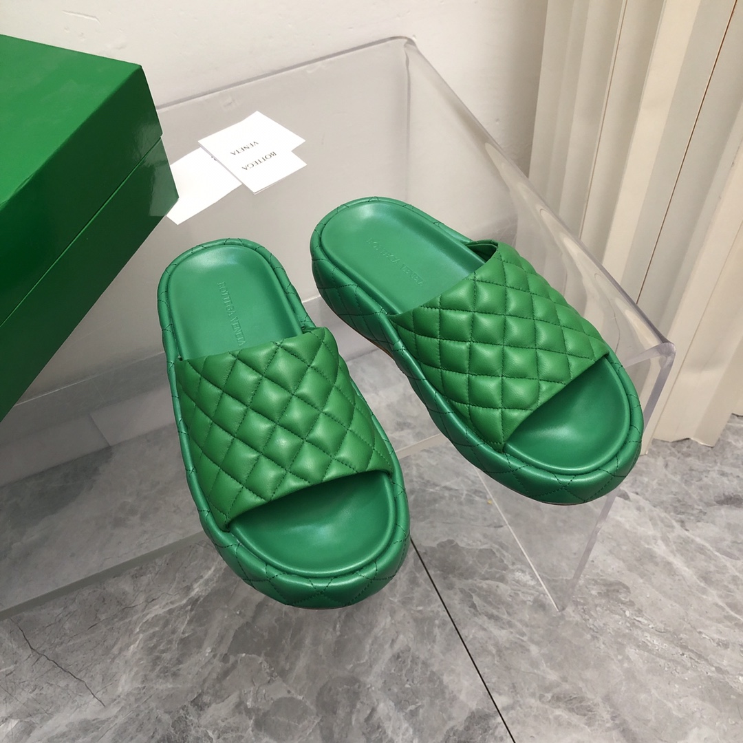 B0tt*ga Ven*ta Slippers Green