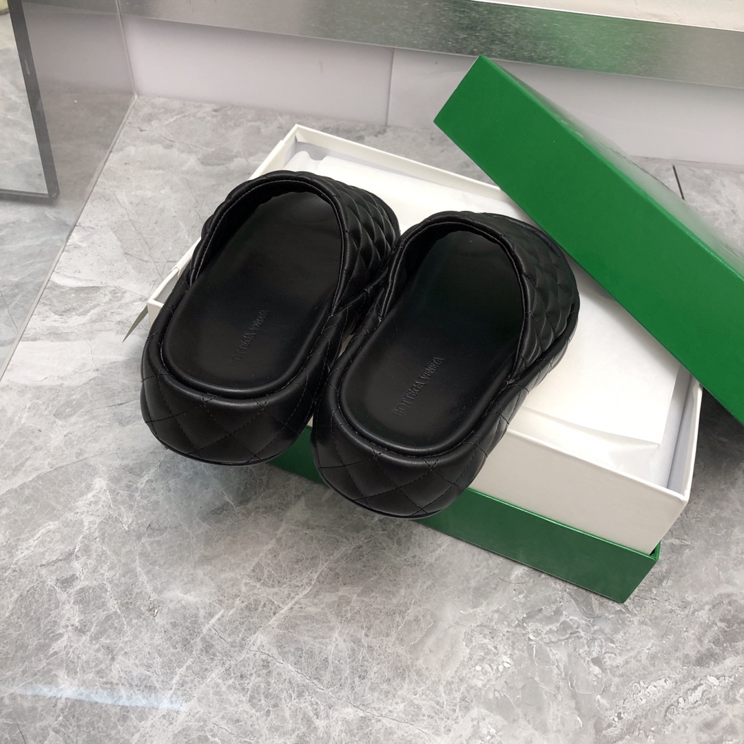 B0tt*ga Ven*ta Slippers Black