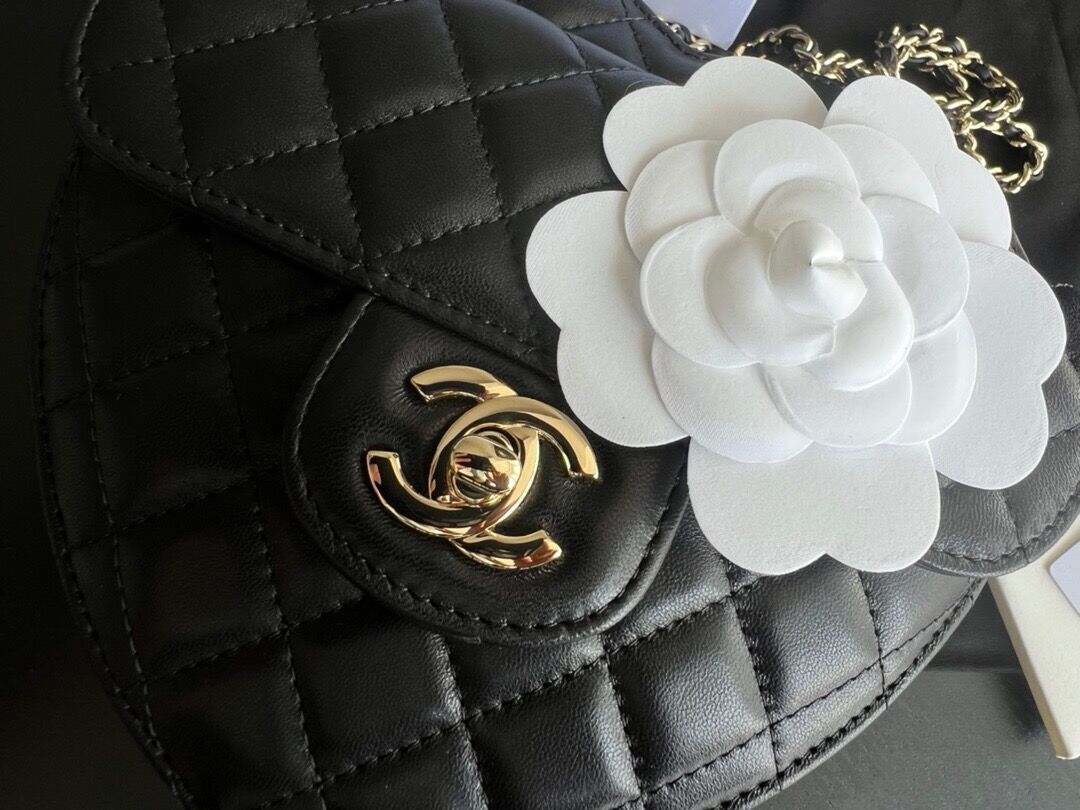 Bagsaaa Ch**el Heart Bag Lambskin Black AS3191 - 16x18x6.5cm