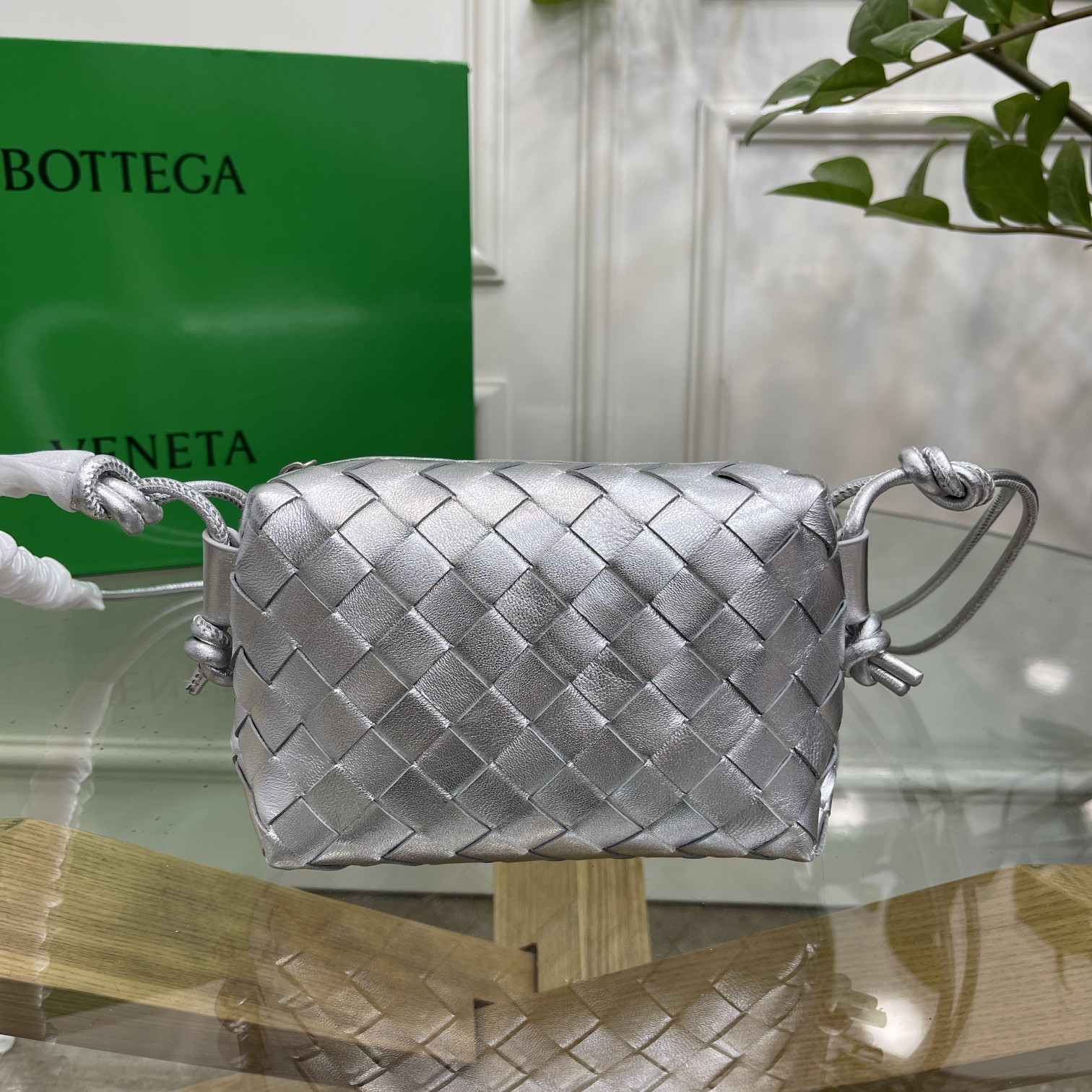 B0tt*ga Ven*ta Loop Bag Silver