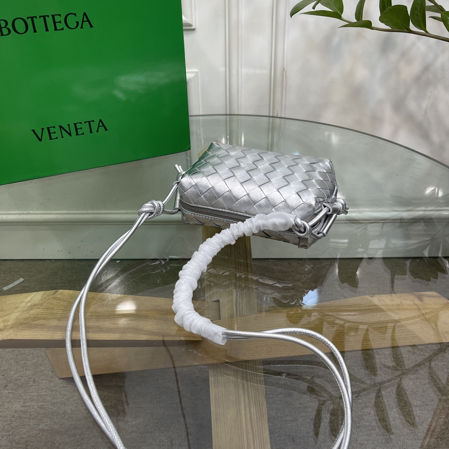 B0tt*ga Ven*ta Loop Bag Silver
