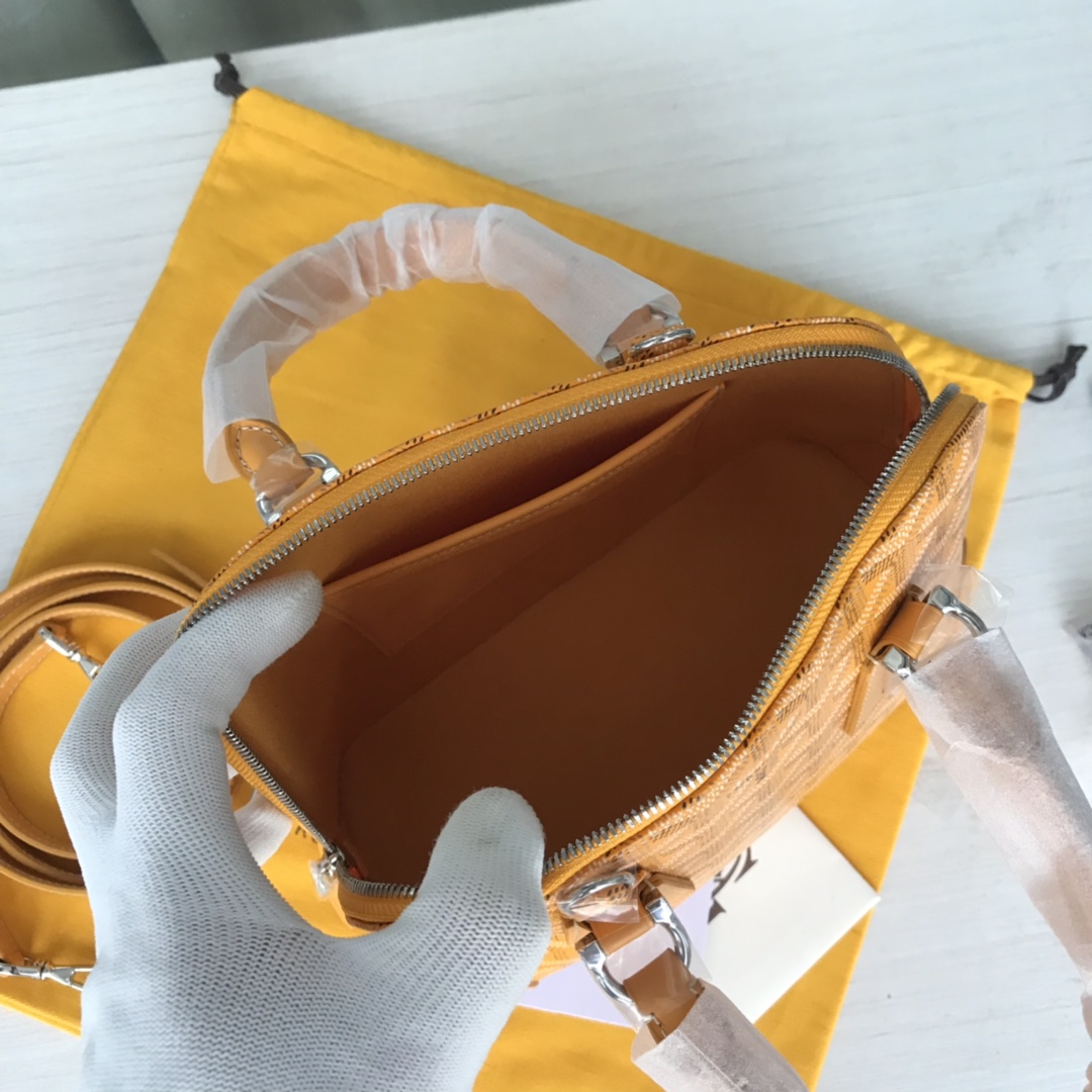 G09ard Vendome HandBag Yellow