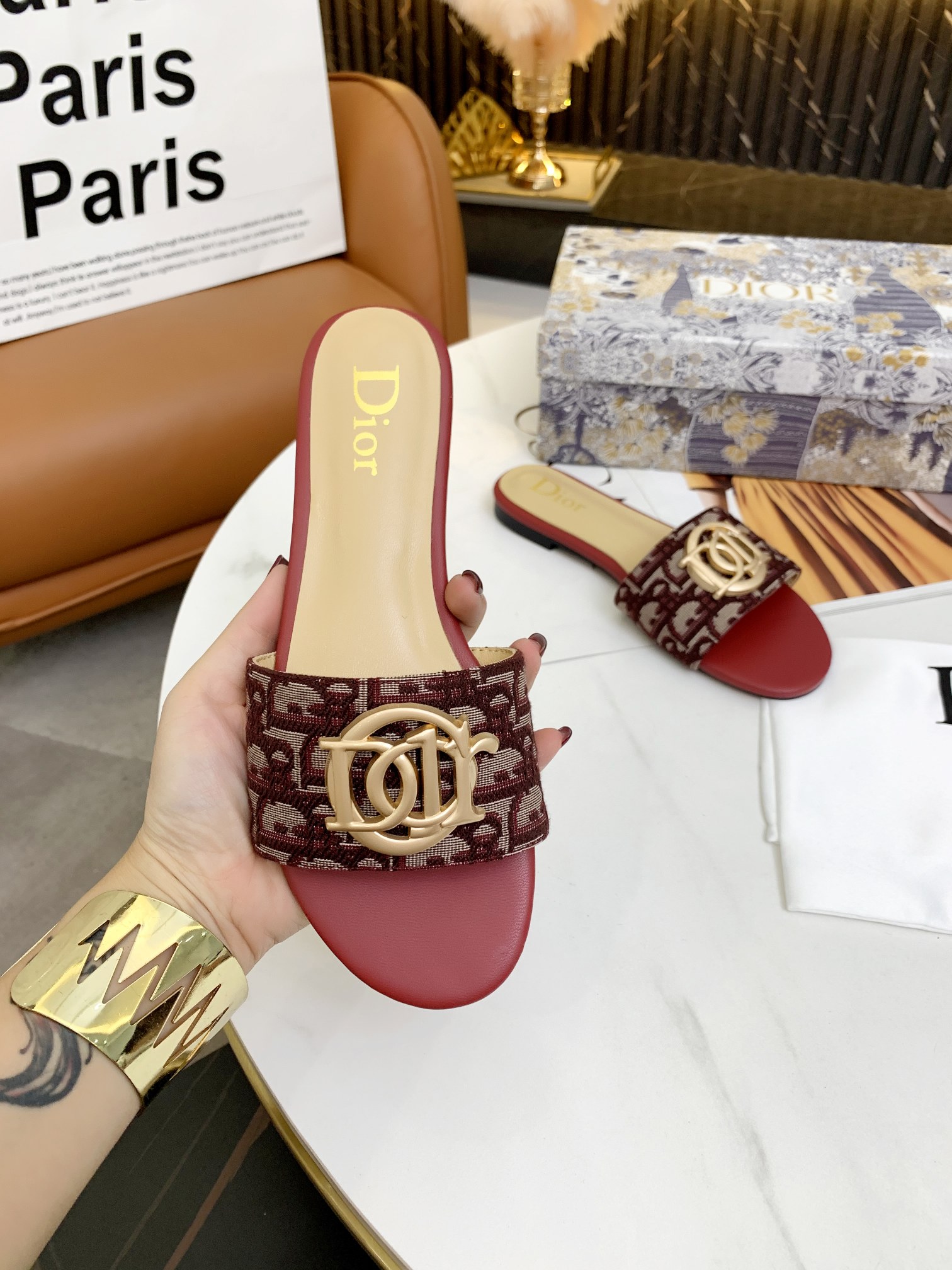 D10r Slippers New