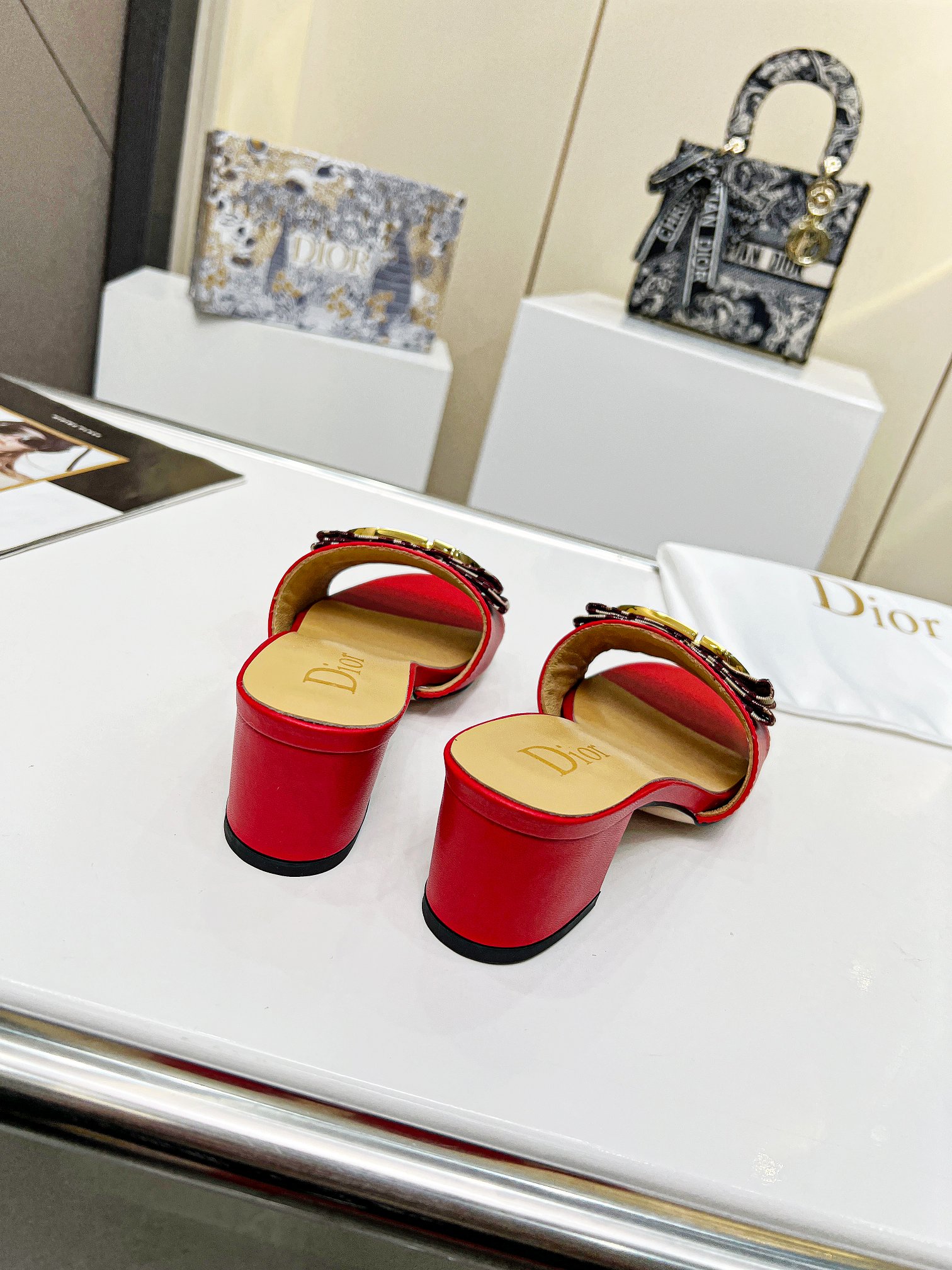 D10r Slippers Sandals Heels