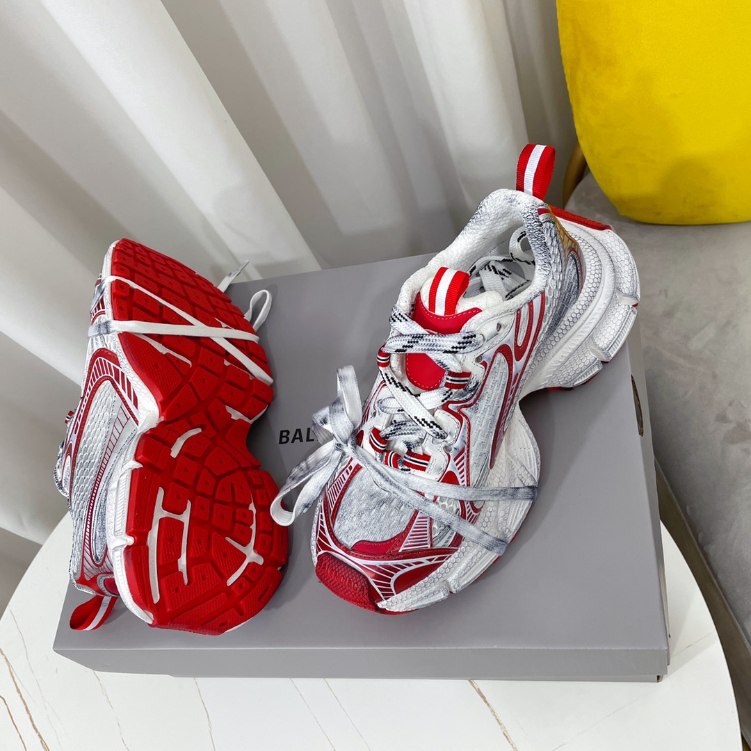 Ba1en*iaga 3XL Sneaker in Red