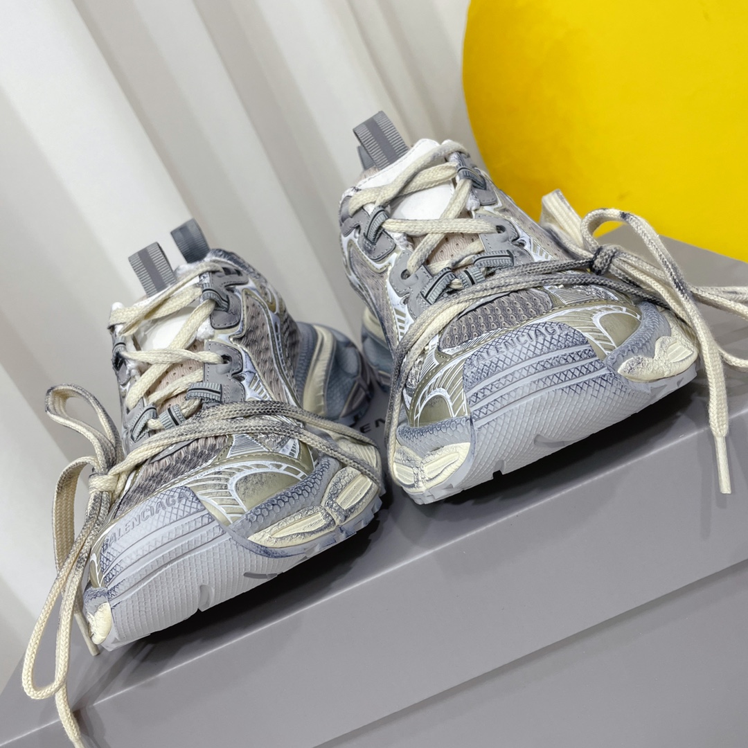 Ba1en*iaga 3XL Sneaker in Grey