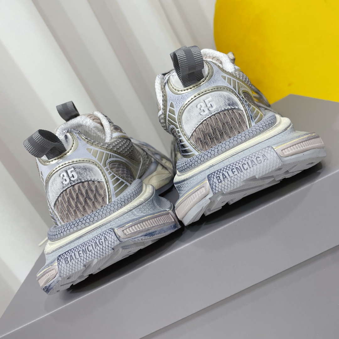 Ba1en*iaga 3XL Sneaker in Grey