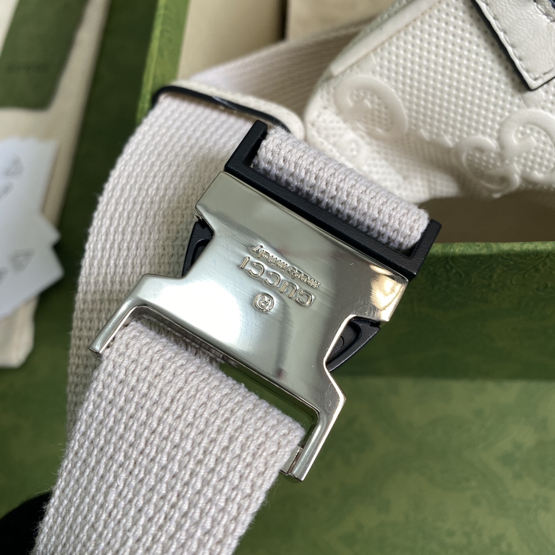 Gvc*1 GG Embossed Belt Bag White