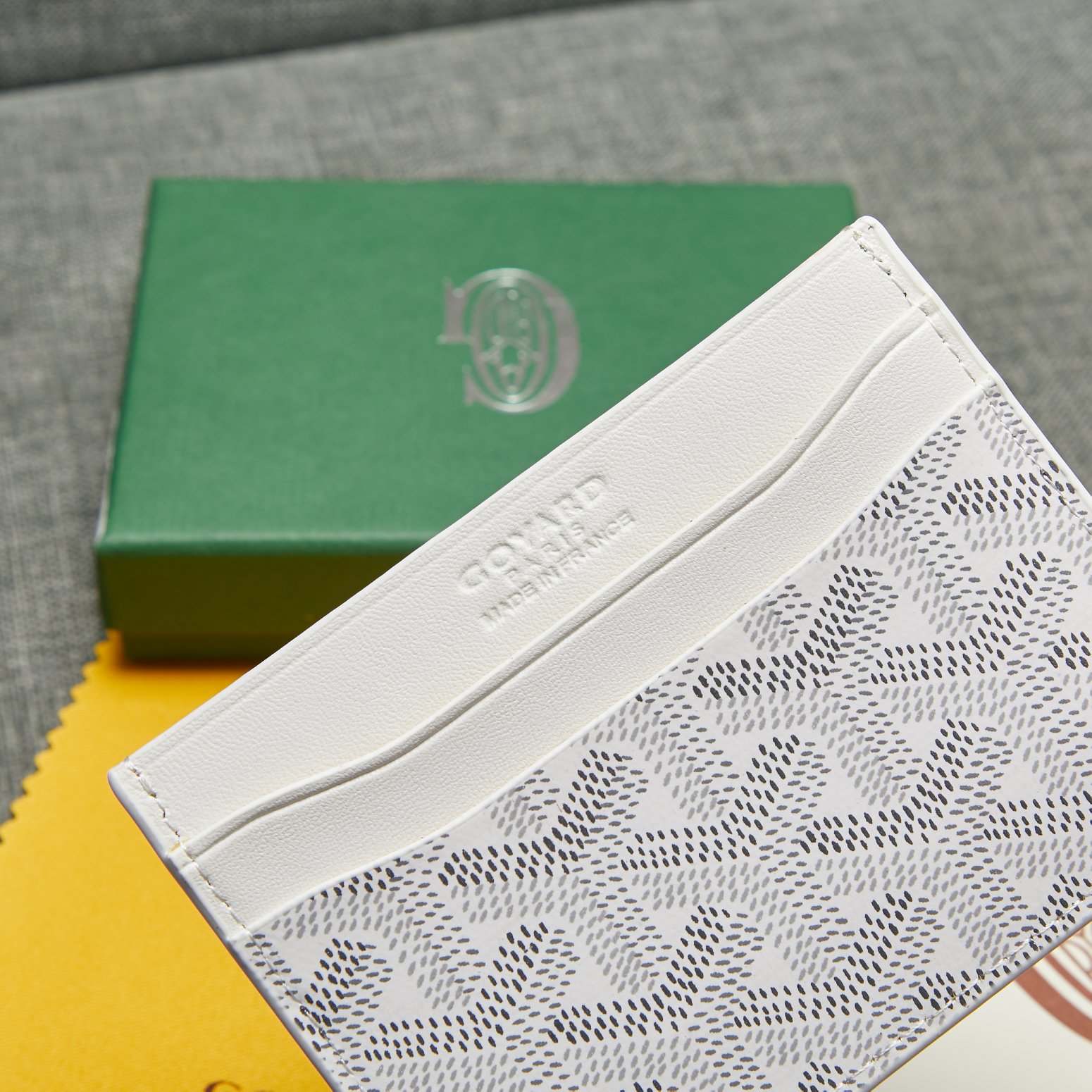 G09ard Wallet White