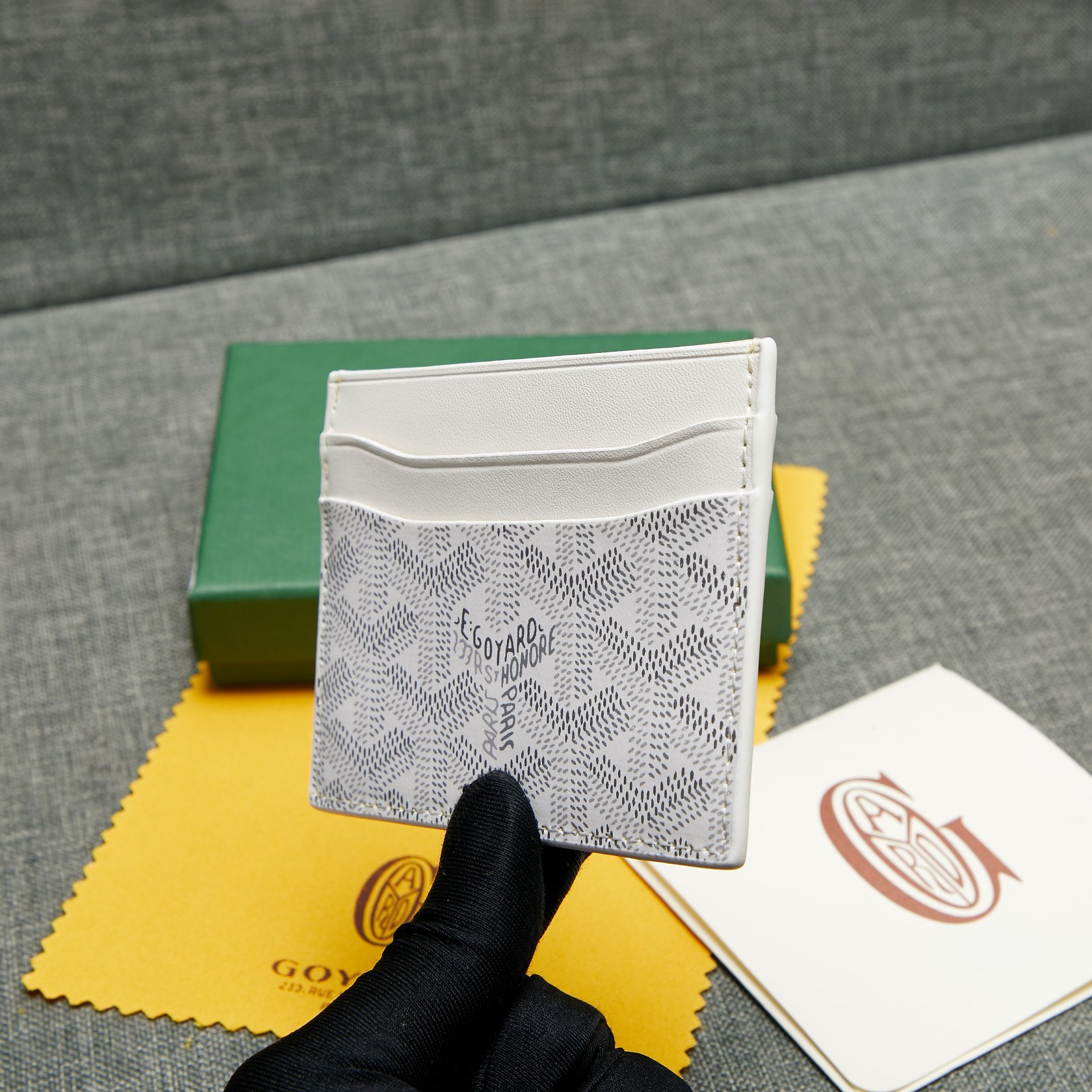 G09ard Wallet White