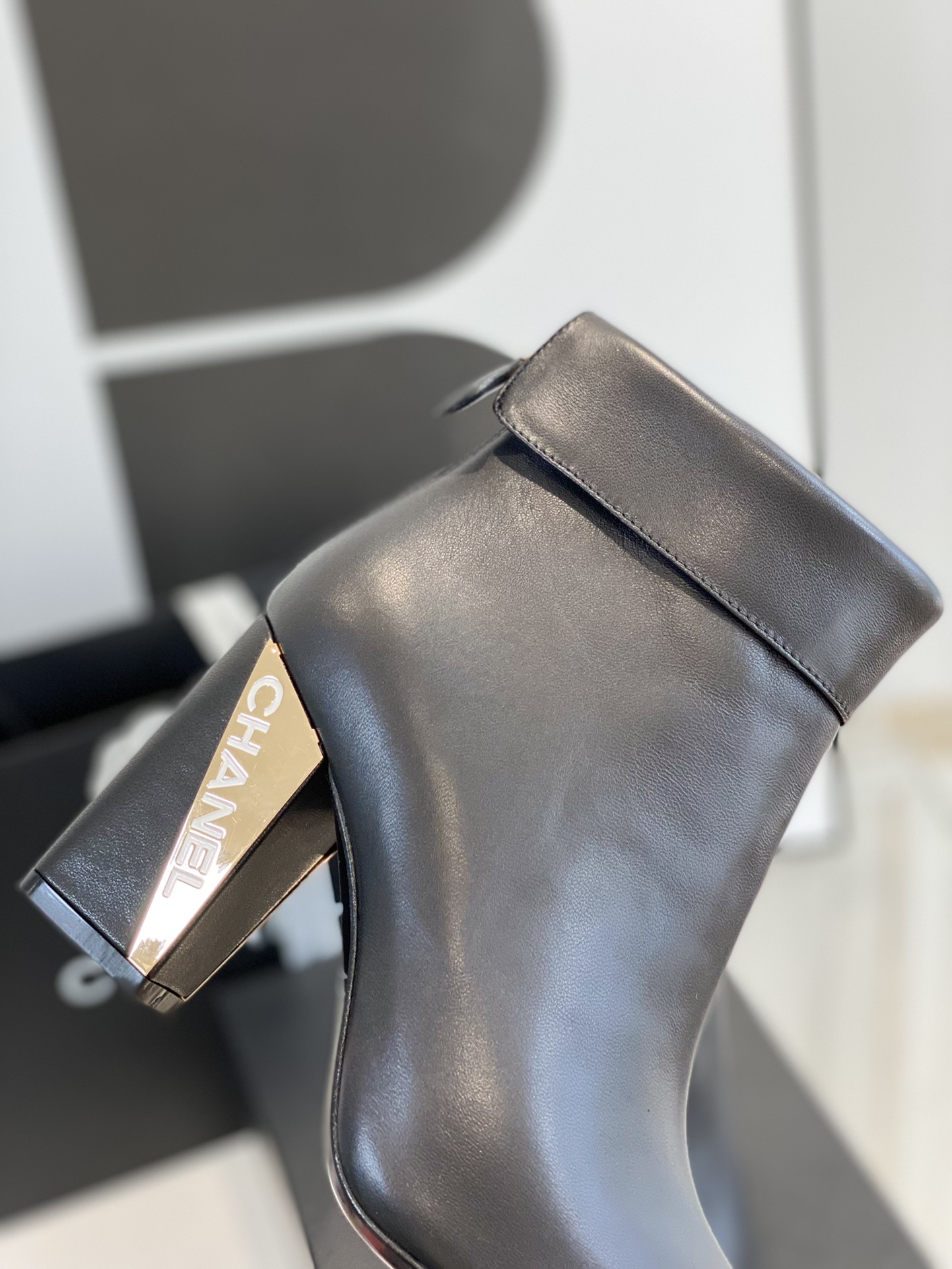 Ch**el Boots 013