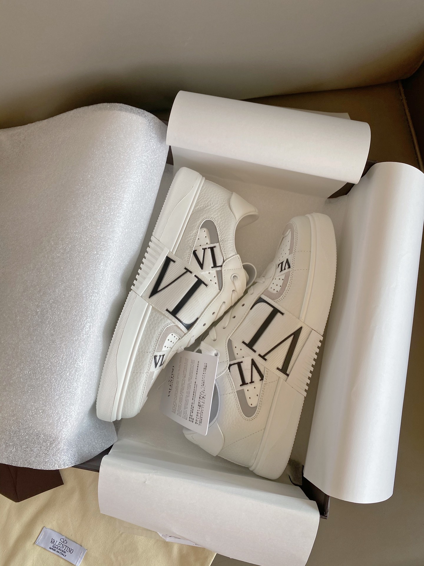Va1e*ntin0 Sneaker White