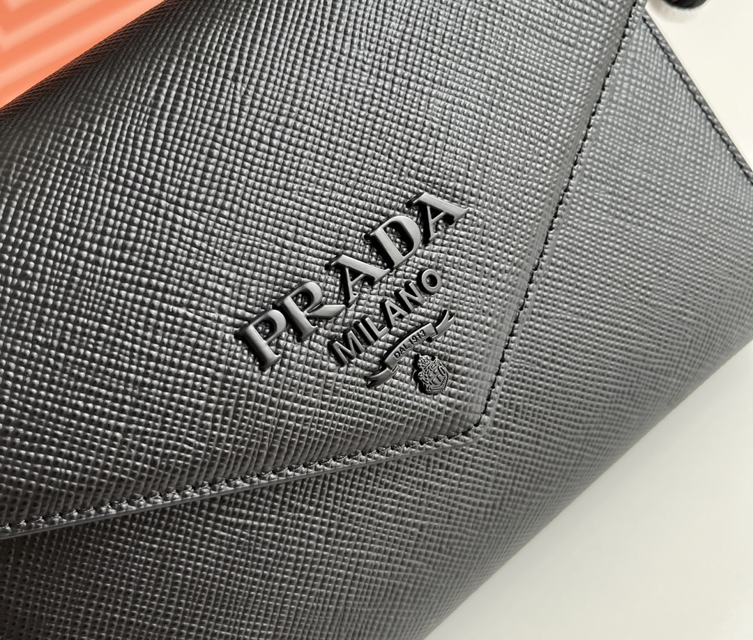 Pra*a Lettering Logo Tote Bag