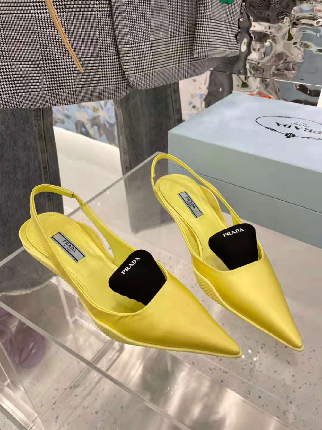 Pra*a Heels Yellow