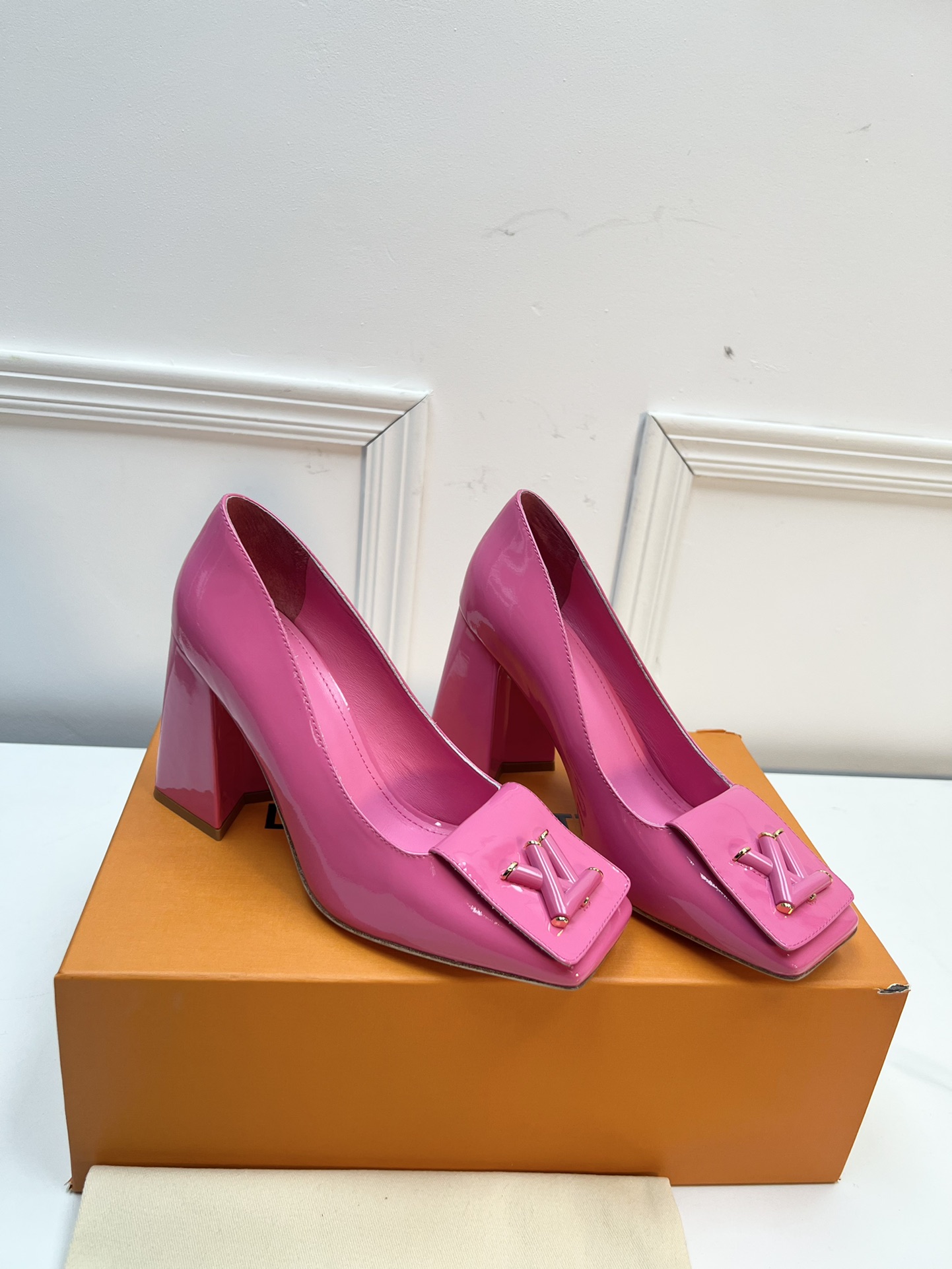 L0vis Vvtt0n Heels Pink