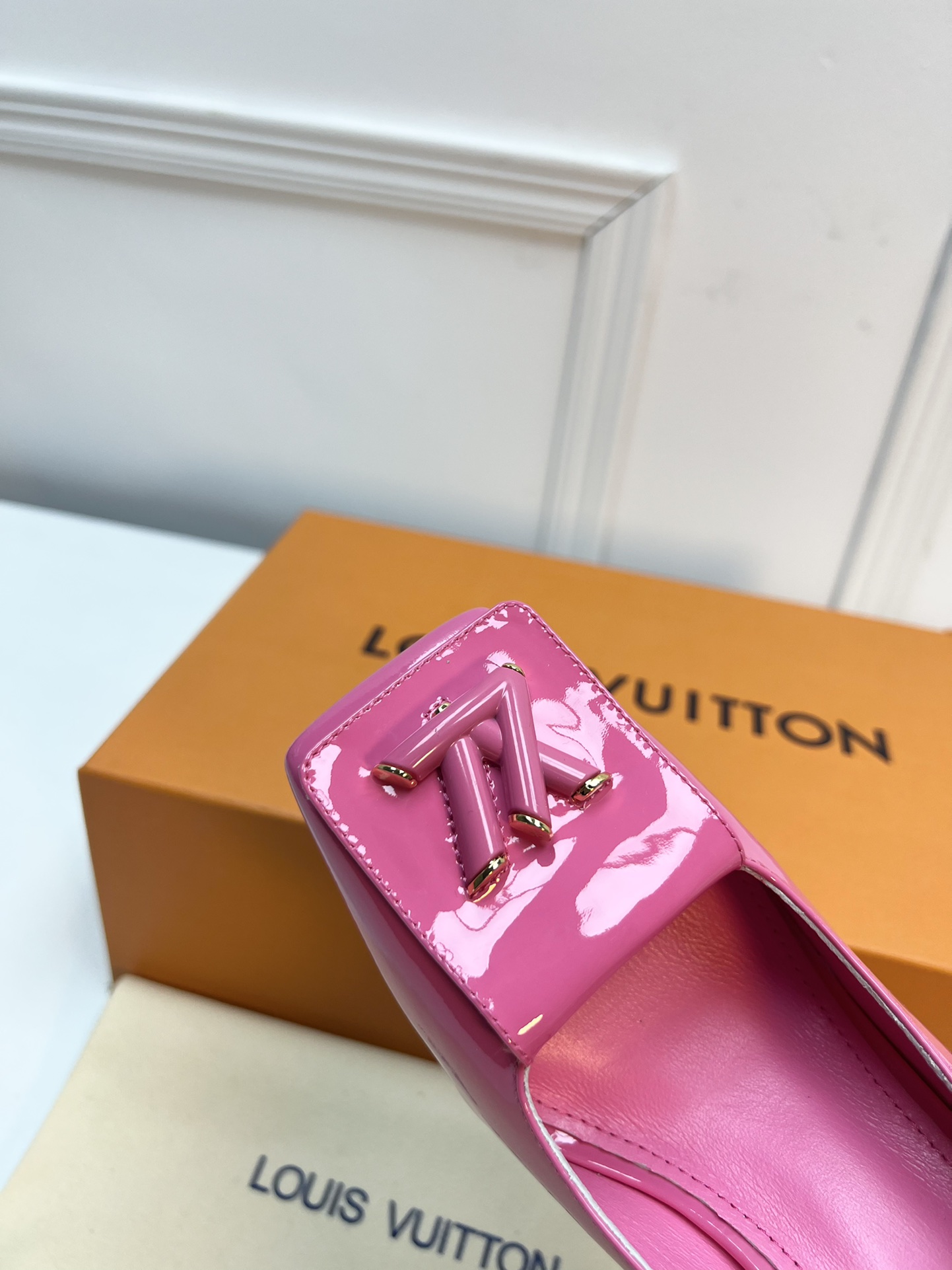 L0vis Vvtt0n Heels Pink