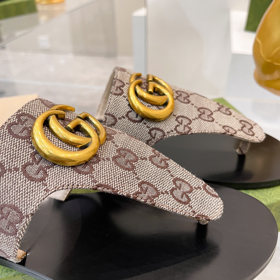 Gvc*1 Slippers 01